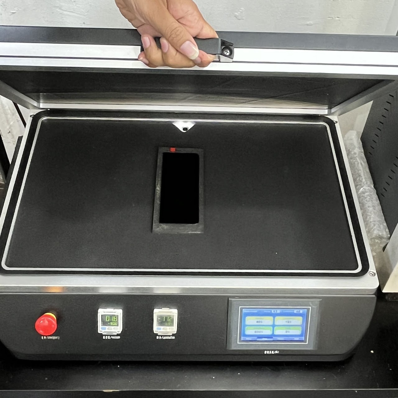 Proses laminasi kaca baru pada panel LCD HP