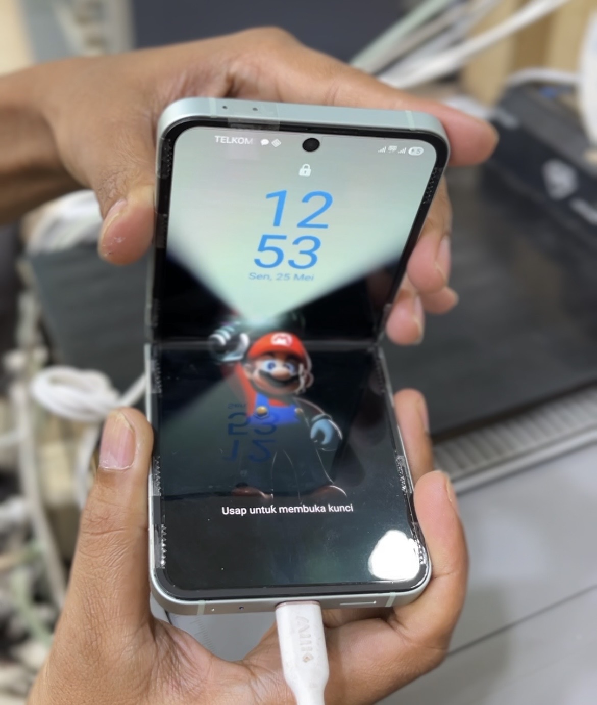 Samsung Z Flip 6 menyala normal kembali setelah perbaikan flexible